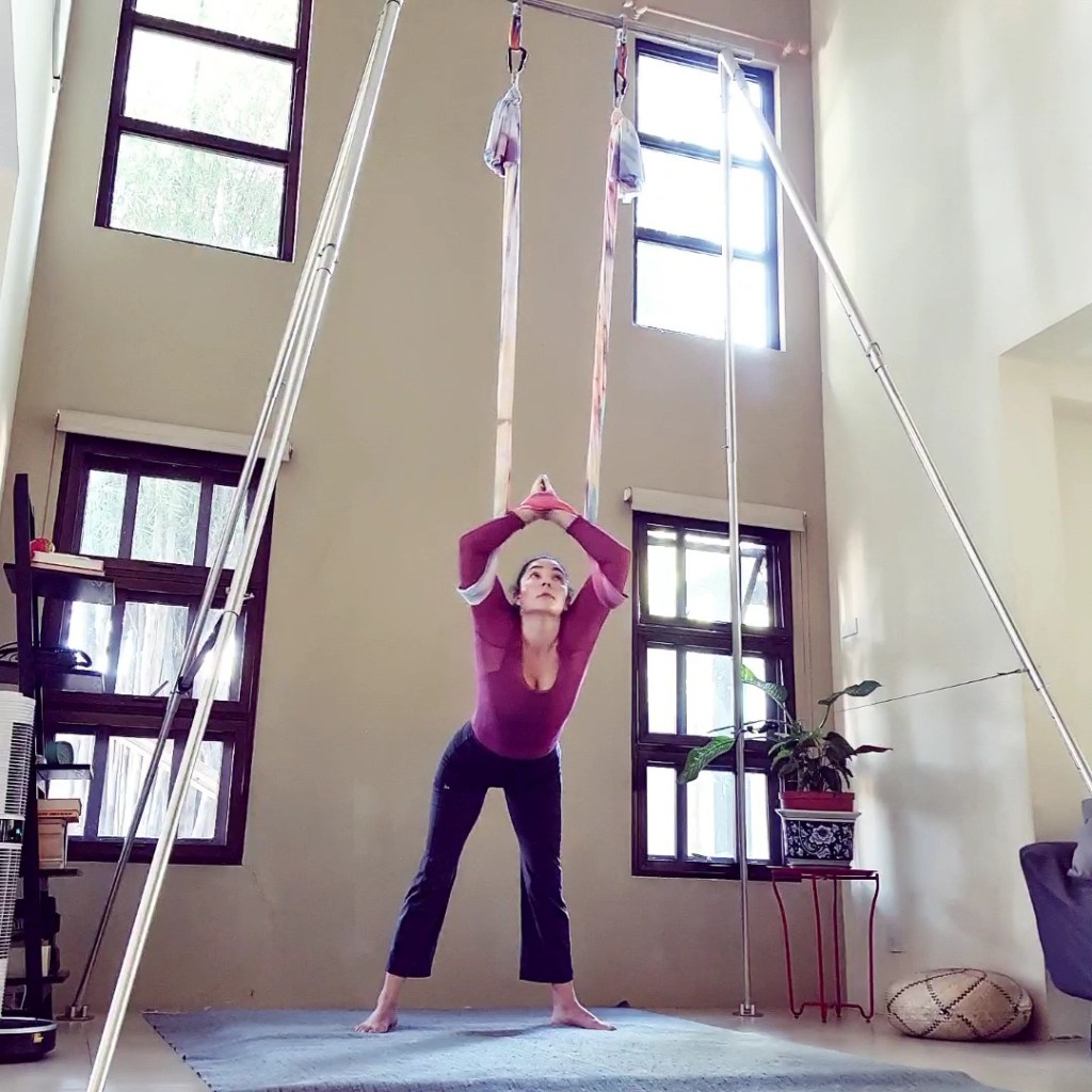 Aerial Hammock Upper Body&nbsp;Stretching